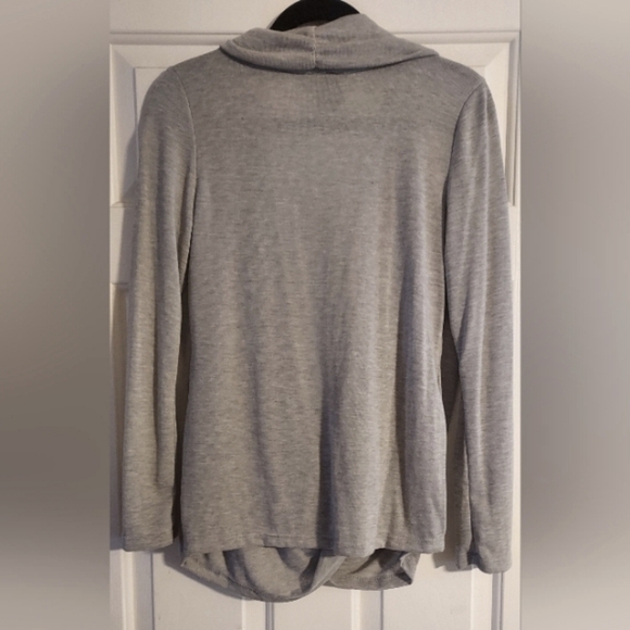 𝅺RAGS & Couture women's plunging V-neck light grey long sleeve top sweater  XL - Picture 2 of 3
